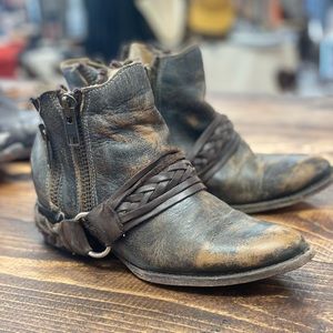 Freebird Clash Booties size 8